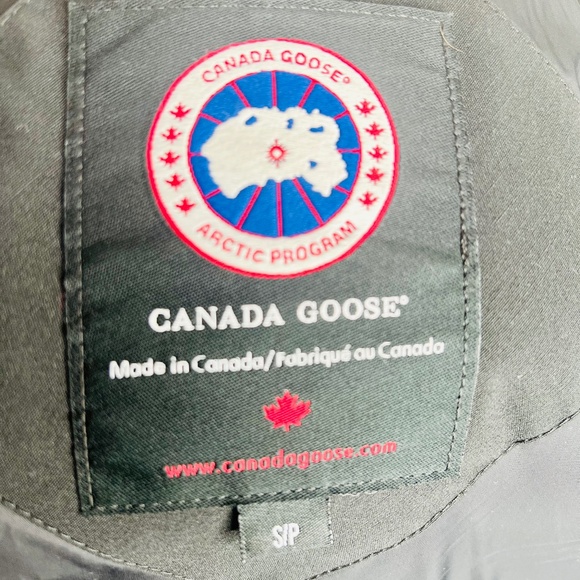 Canada Goose Shelburne Parka Jacket Size S in True Black - Picture 5 of 7